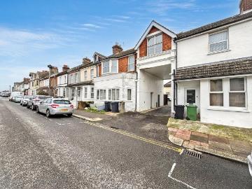 3 bedroom maisonette for sale