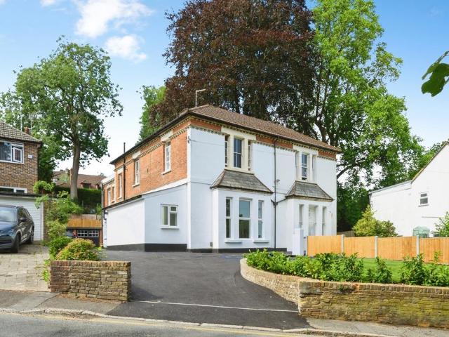 3 bedroom maisonette for sale