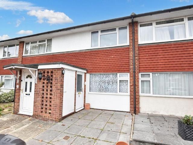 3 bedroom maisonette for sale