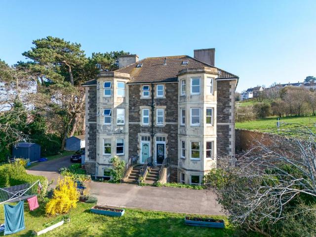 3 bedroom maisonette for sale