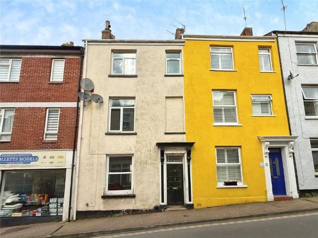 3 bedroom maisonette for sale