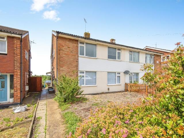 3 bedroom maisonette for sale