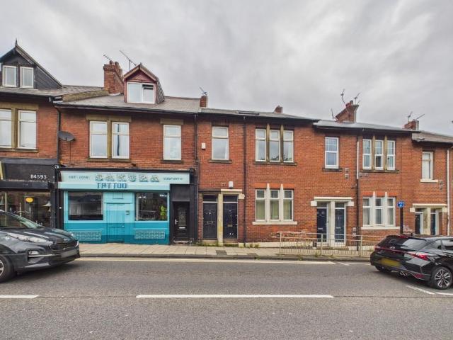 3 bedroom maisonette for sale