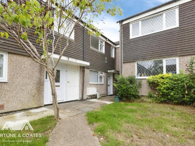 3 bedroom maisonette for sale