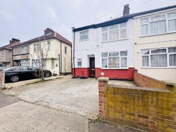 3 bedroom maisonette for sale