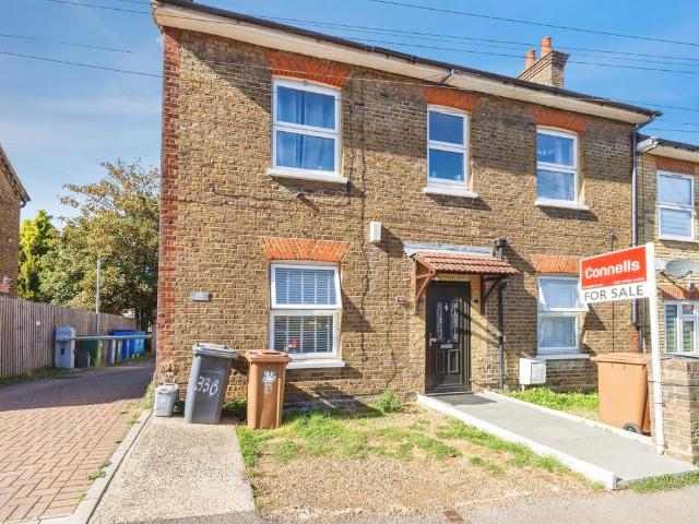 3 bedroom maisonette for sale