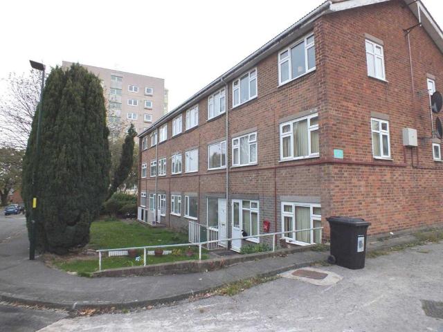 3 bedroom maisonette for sale