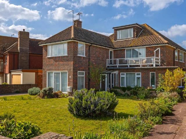 3 bedroom maisonette for sale