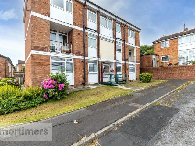 3 bedroom maisonette for sale