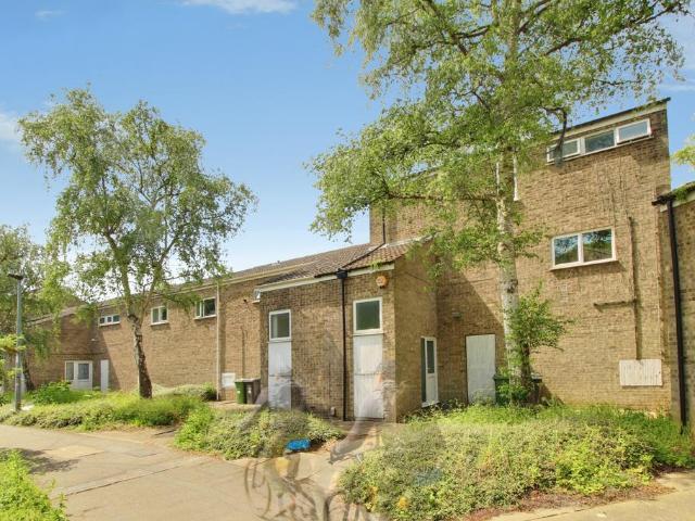 3 bedroom maisonette for sale