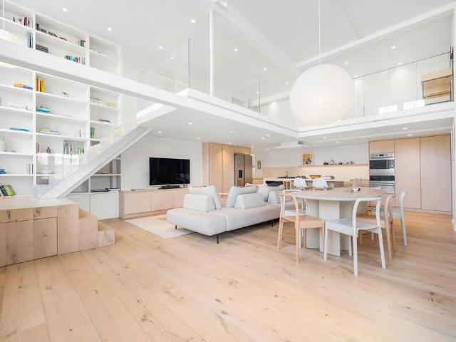 3 bedroom maisonette for sale