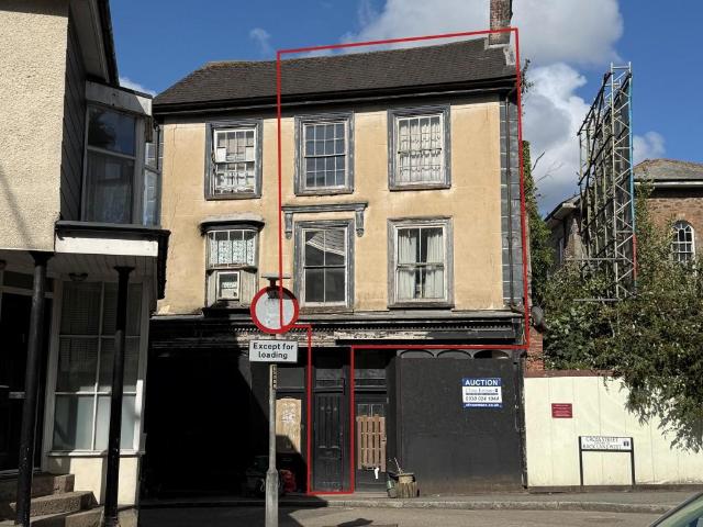 3 bedroom maisonette for sale