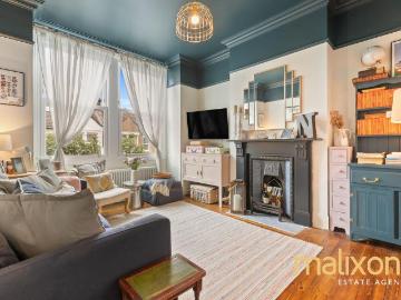 3 bedroom maisonette for sale
