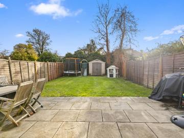 3 bedroom maisonette for sale