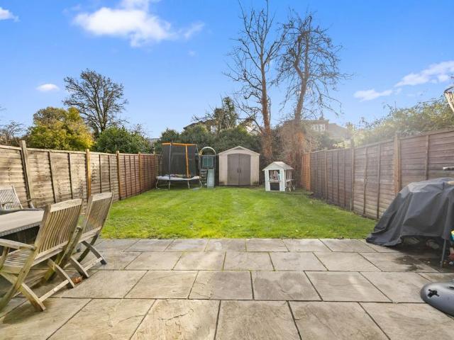 3 bedroom maisonette for sale