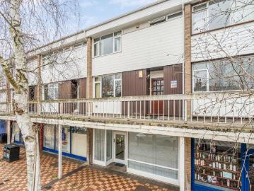 3 bedroom maisonette for sale