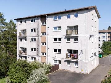 3 bedroom maisonette for sale