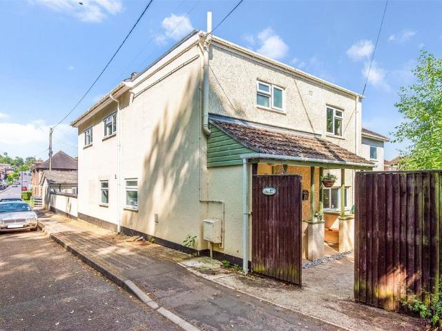 3 bedroom maisonette for sale