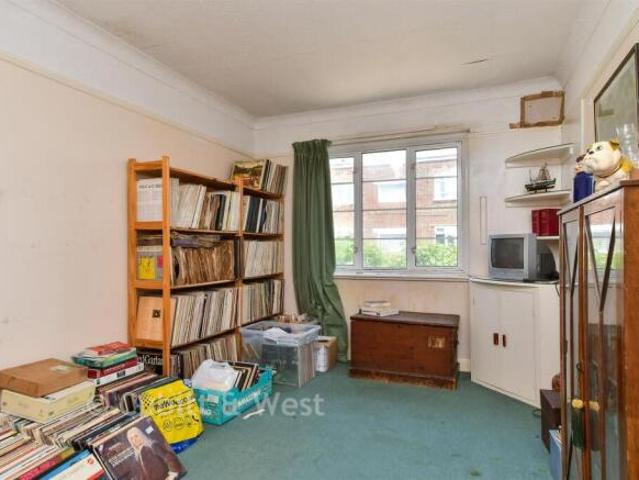 3 bedroom maisonette for sale in Anscombe Road, Worthing, West Sussex, BN11