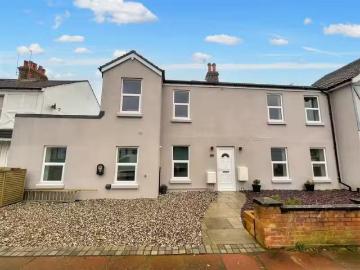 3 bedroom maisonette for rent in The Drive, Worthing, BN11