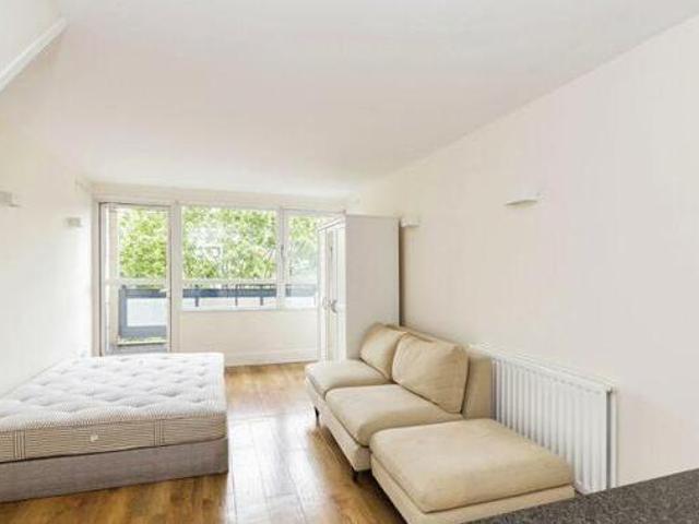 3 Bedroom Maisonette For Rent In Poplar