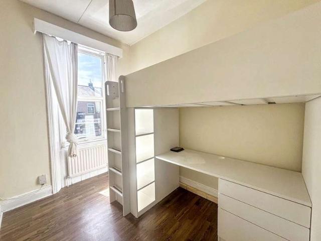 4 Bedroom Maisonette Flat