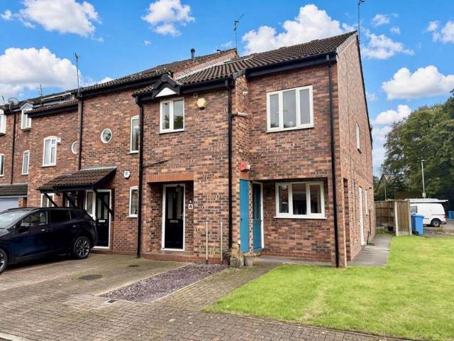 3 Bedroom Maisonette Flat