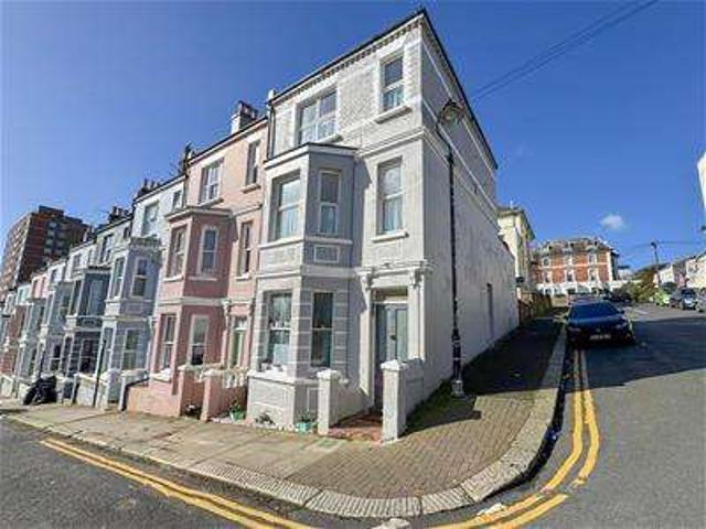 3 Bedroom Maisonette Flat