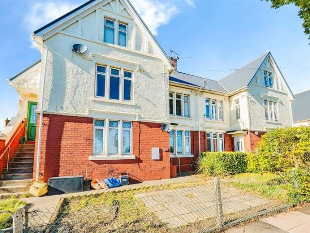 3 Bedroom Maisonette Flat