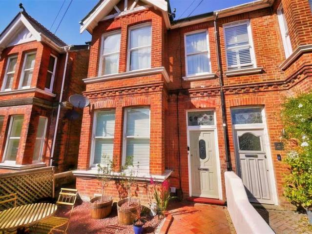 3 Bedroom Maisonette Flat