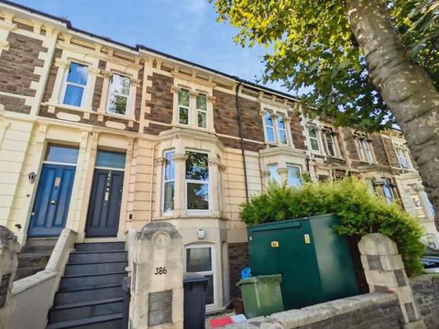 3 Bedroom Maisonette Flat