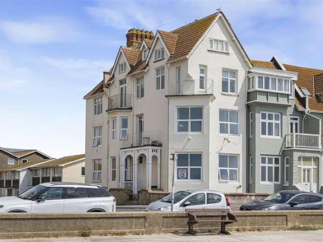 3 Bedroom Maisonette Flat