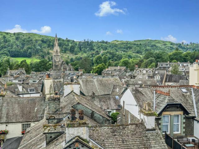 3 Bedroom Maisonette Flat