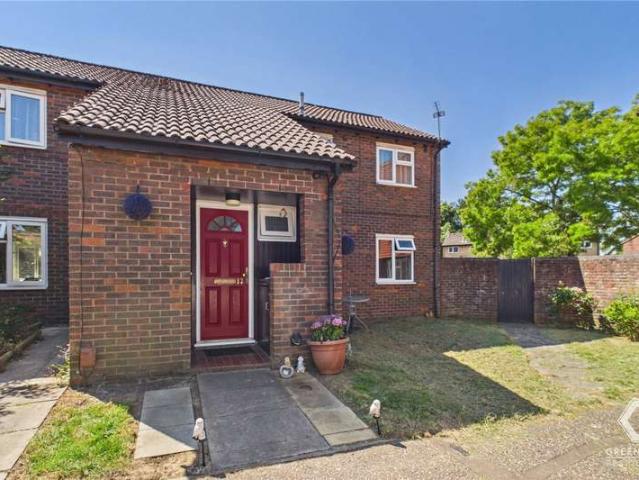 3 Bedroom Maisonette Flat