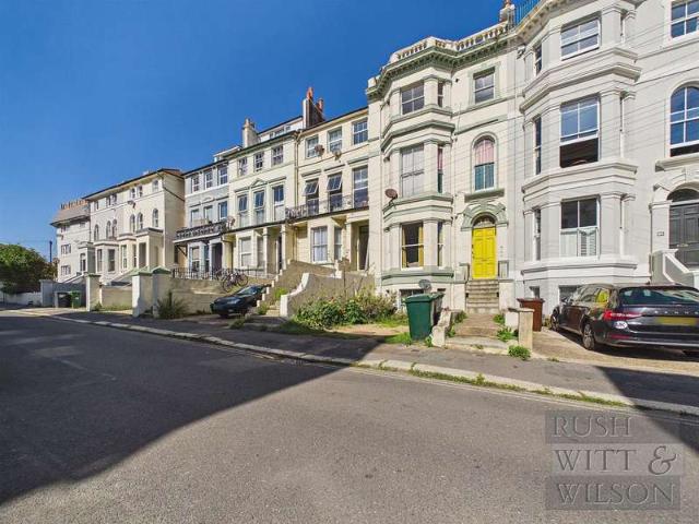 3 Bedroom Maisonette Flat