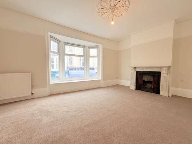 3 Bedroom Maisonette Flat