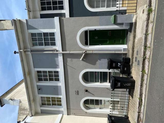 3 Bedroom Maisonette Flat