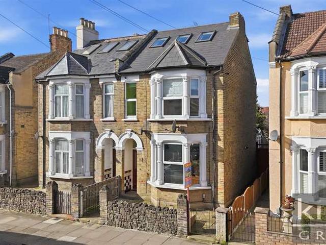 3 Bedroom Maisonette Flat