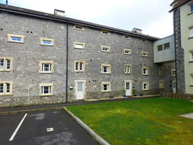 3 Bedroom Maisonette Flat