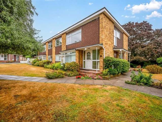 3 Bedroom Maisonette Flat
