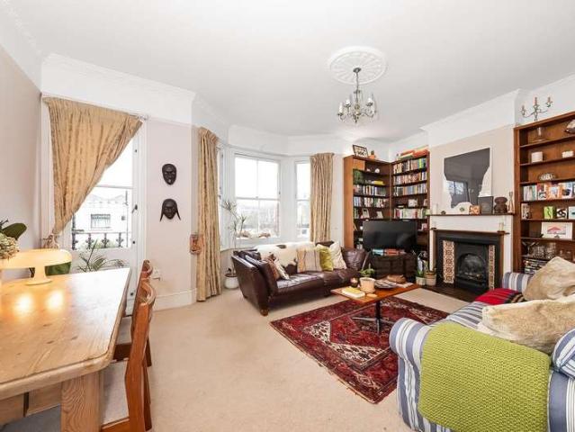 3 Bedroom Maisonette Flat