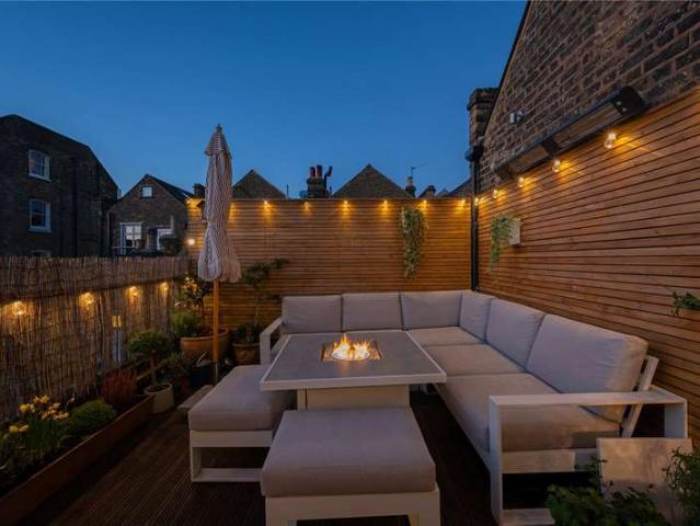 3 Bedroom Maisonette Flat