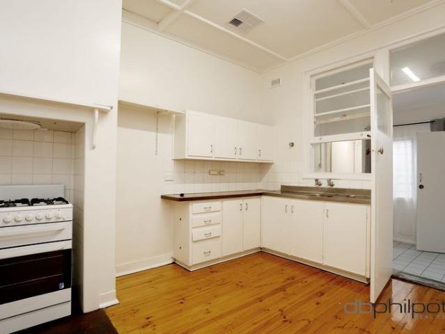 3 BEDROOM MAISONETTE IN KILBURN