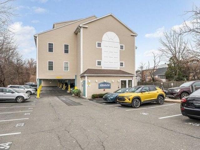 3 bedroom, Malden MA 02148 105536467
