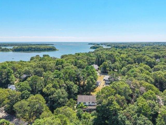 3 bedroom, Mashpee MA 02649 105424474