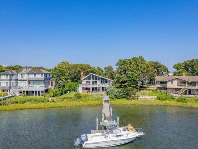 3 bedroom, Mashpee MA 02649 105549878