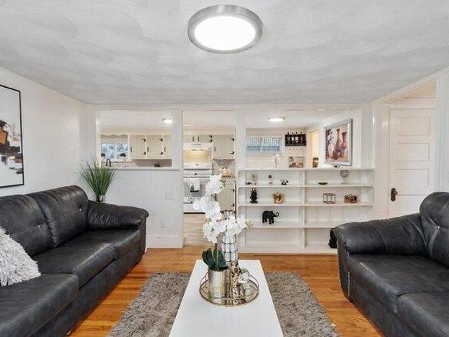 3 bedroom, Methuen MA 01844 105417678