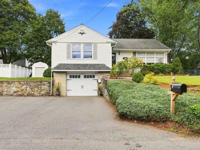 3 bedroom, Methuen MA 01844 105532348