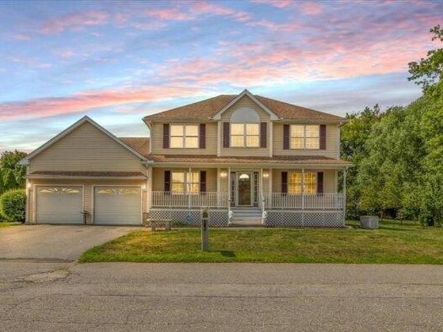 3 bedroom, Methuen MA 01844 105536390