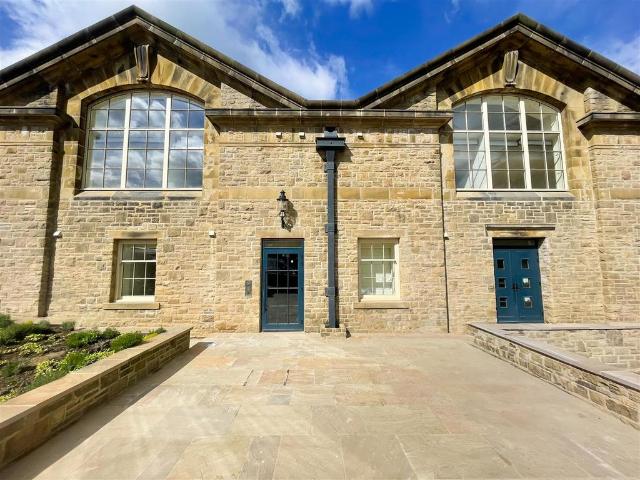 3 bedroom mews to rent